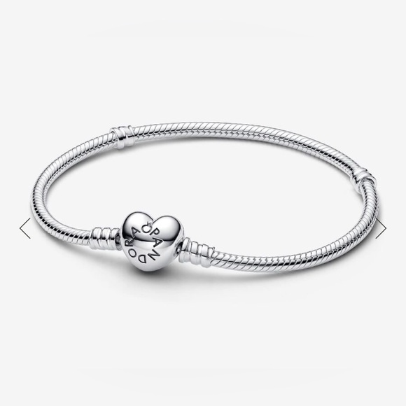 ⬇️TEMPORARY PRICE DROP⬇️ Pandora - Silver Heart Charm Bracelet - Picture 2 of 10